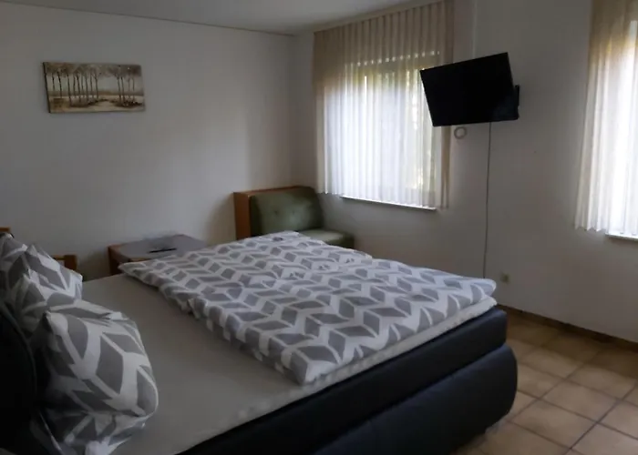 Auf Dem Roten Fels Apartment *